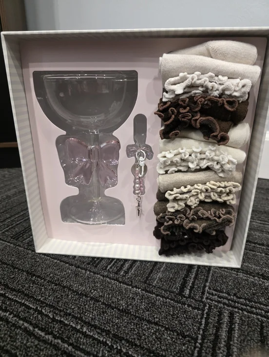 NIB Bows And Espresso Martini Basket - Picture 3 of 5